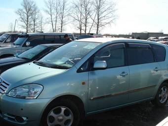 2002 Toyota Ipsum Pictures