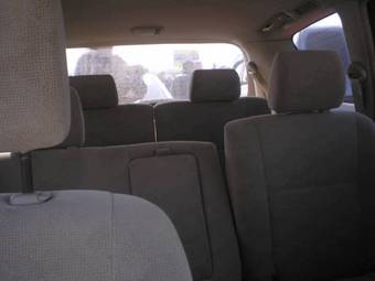 2002 Toyota Ipsum Pictures