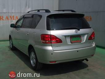 2002 Toyota Ipsum Pictures