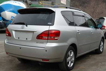 2002 Toyota Ipsum Photos