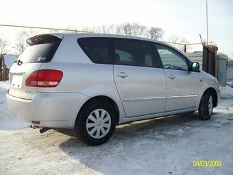 2002 Toyota Ipsum Photos