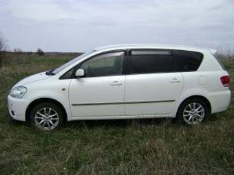 2002 Toyota Ipsum Pictures