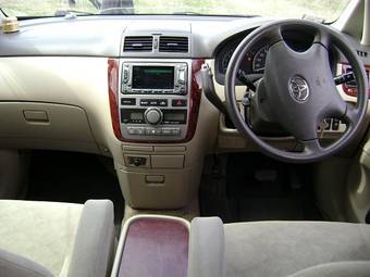 2002 Toyota Ipsum Wallpapers