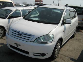 2002 Toyota Ipsum Photos