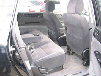 2002 Toyota Ipsum Photos