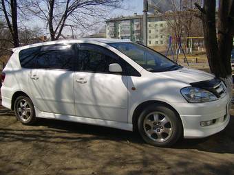 2002 Toyota Ipsum Pictures