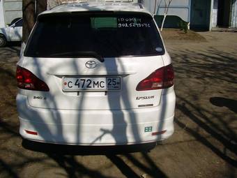 2002 Toyota Ipsum Photos