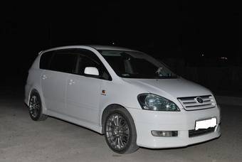 2002 Toyota Ipsum Photos