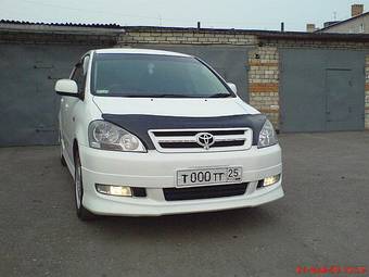 2002 Toyota Ipsum Pictures