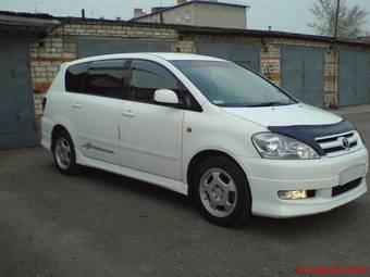 2002 Toyota Ipsum Pictures