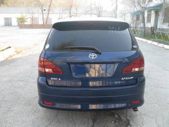 2002 Toyota Ipsum Pictures