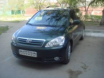 2002 Toyota Ipsum Photos