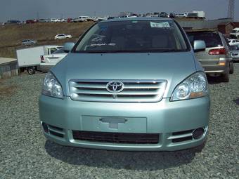 2002 Toyota Ipsum Pictures