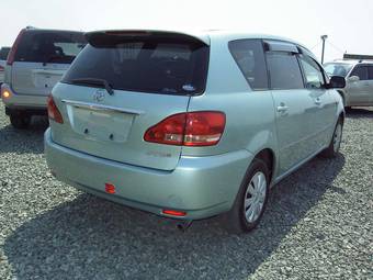 2002 Toyota Ipsum Photos