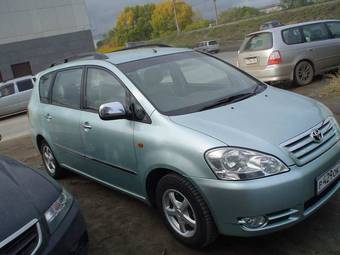 2002 Toyota Ipsum Photos