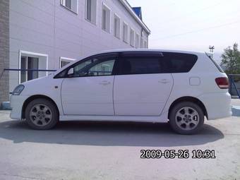 2002 Toyota Ipsum Pictures