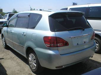 2002 Toyota Ipsum Images