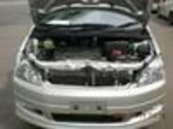 2002 Toyota Ipsum Pictures