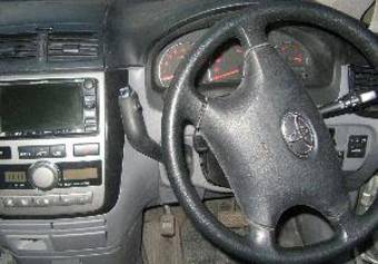 2002 Toyota Ipsum Pictures