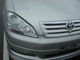 2002 Toyota Ipsum Pictures