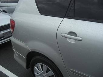 2002 Toyota Ipsum Photos