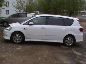 2002 Toyota Ipsum Pictures