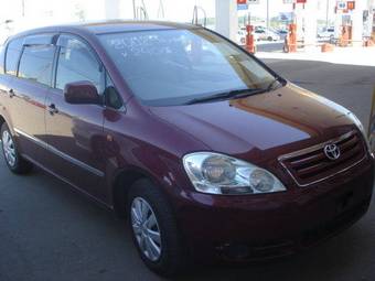 2002 Toyota Ipsum Pictures