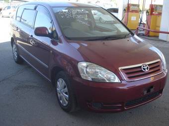 2002 Toyota Ipsum Pictures