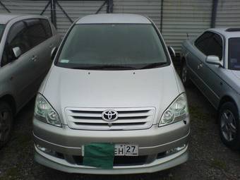 2002 Toyota Ipsum Pictures