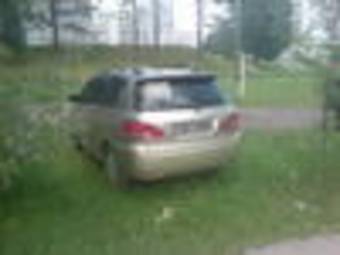 2002 Toyota Ipsum Photos