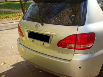 2002 Toyota Ipsum Pictures