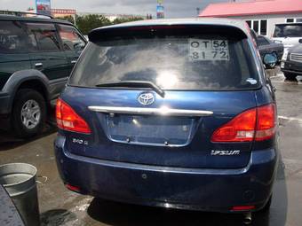2002 Toyota Ipsum Photos