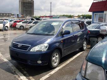 2002 Toyota Ipsum Pictures