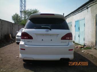 2002 Toyota Ipsum Photos