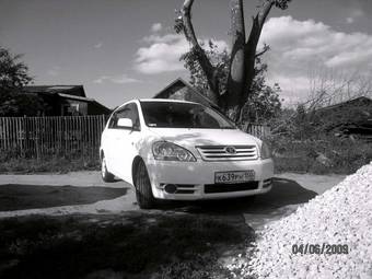 2002 Toyota Ipsum Wallpapers