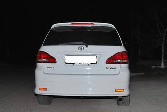 2002 Toyota Ipsum Pictures