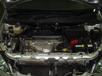 2002 Toyota Ipsum Pictures