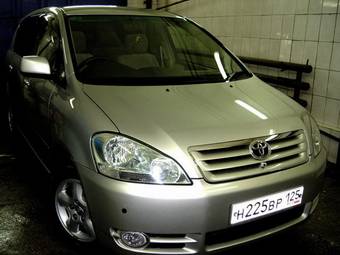 2002 Toyota Ipsum Pictures