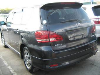 2002 Toyota Ipsum Pictures