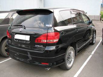 2002 Toyota Ipsum Pictures
