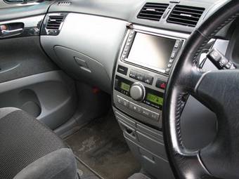 2002 Toyota Ipsum Wallpapers