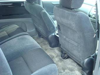 2002 Toyota Ipsum Photos