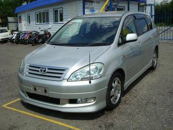 2002 Toyota Ipsum Wallpapers