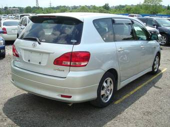 2002 Toyota Ipsum Pics