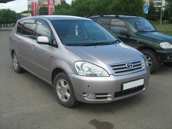2002 Toyota Ipsum Pictures