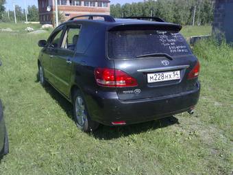 2002 Toyota Ipsum Pictures