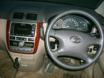 2002 Toyota Ipsum Pictures