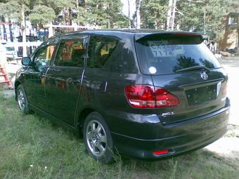 2002 Toyota Ipsum Pictures