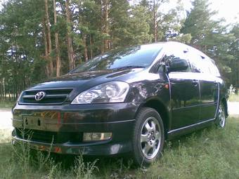 2002 Toyota Ipsum Photos