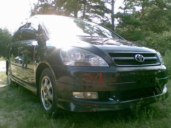 2002 Toyota Ipsum Photos